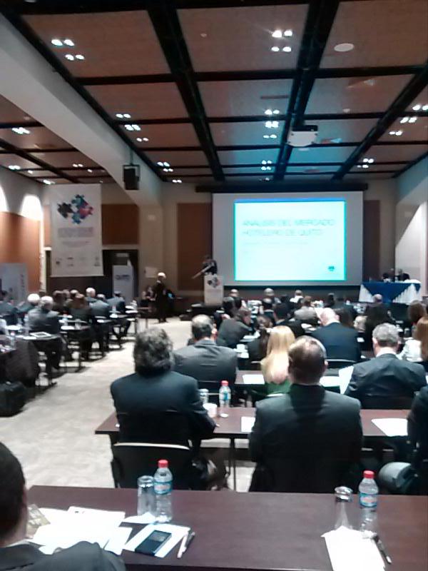 USFQ_CHAT's tweet photo. Mauricio Cepeda y Damian Ramia, Análisis de la competitividad del sector hotelero,  Quorum @PSFQuito. http://t.co/7oWZApBunu