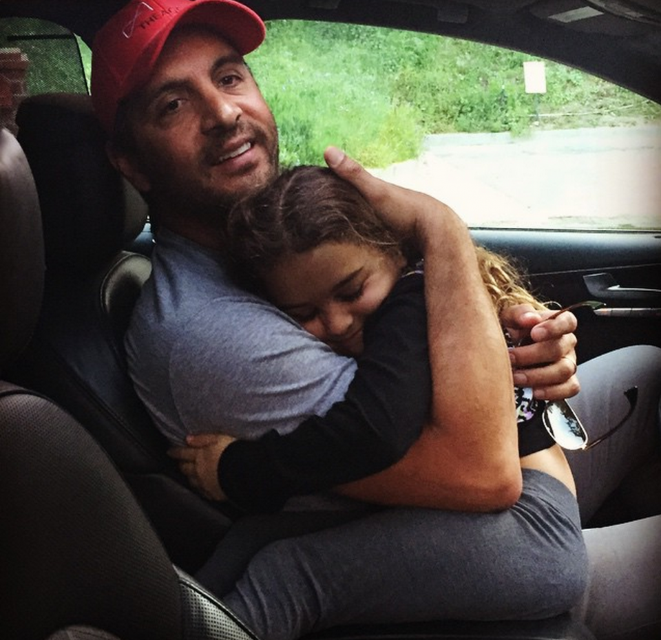 sample8518's tweet photo. Kyle Richards: This Is What It's Like When Daddy Gets Home - http://t.co/PSCP9mp8tH #KyleRichards #Portia http://t.co/IdeLMnXdQv