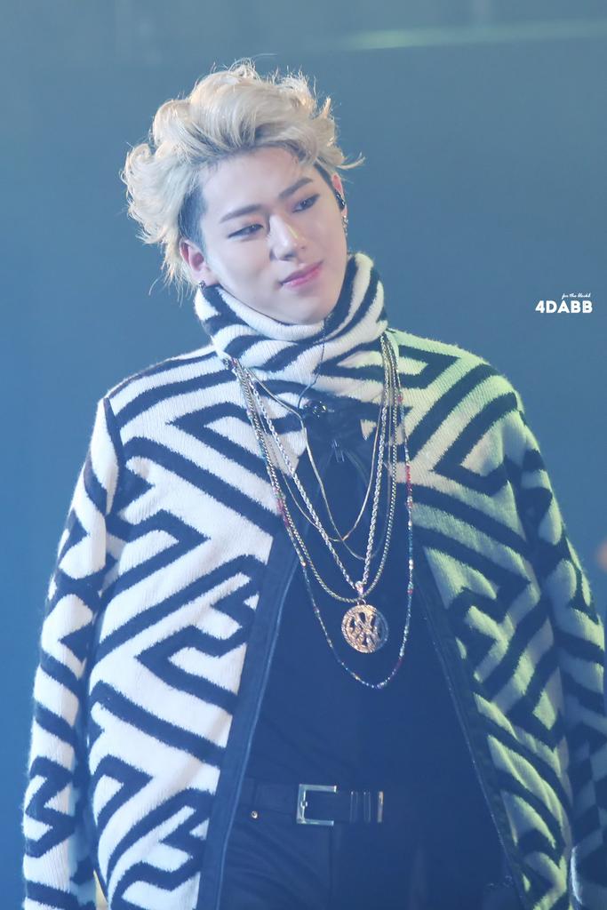 4dabb's tweet photo. 150215 블락비 팬미팅 비긴 2부 #지코
http://t.co/Uz1ujwnyD5
http://t.co/RlPQF9uRvX
http://t.co/YJs4o2PqyK
http://t.co/f0SSJ8KtOC http://t.co/9mI0Ih2O7z