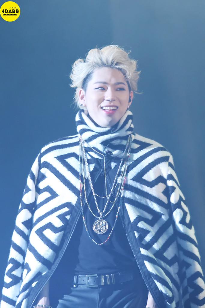 4dabb's tweet photo. 150215 블락비 팬미팅 비긴 2부 #지코
http://t.co/Uz1ujwnyD5
http://t.co/RlPQF9uRvX
http://t.co/YJs4o2PqyK
http://t.co/f0SSJ8KtOC http://t.co/9mI0Ih2O7z