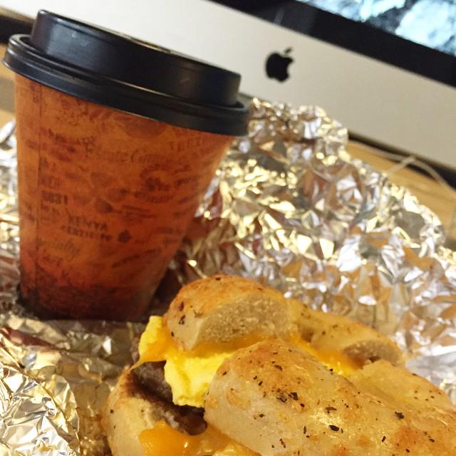 MindspikeMKE's tweet photo. Celebrating #DeskfastDay? We sure are! #BellaCafe @ThirdWardMKE http://t.co/2qIU5LVntq