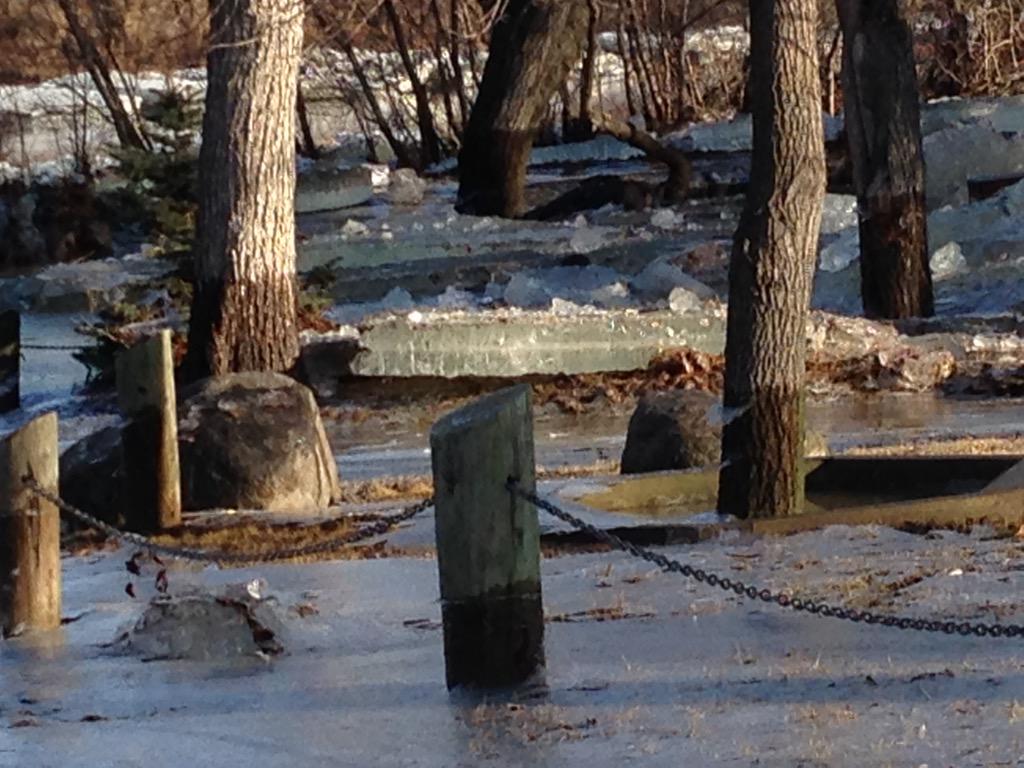 MJFire's tweet photo. #MJFD with pictures of the ice jam aftermath this morning in Wakamow Valley. #CityMJ #WakamowValley http://t.co/XtdHMNMw7y