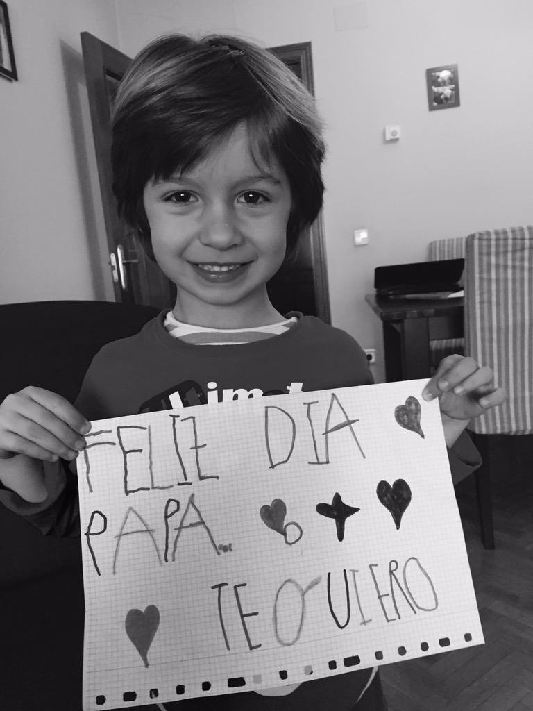 anaiiss86's tweet photo. Feliz día del padre @velascomarbella te queremos! 💋💋😍😍 http://t.co/8kJexKI2DY