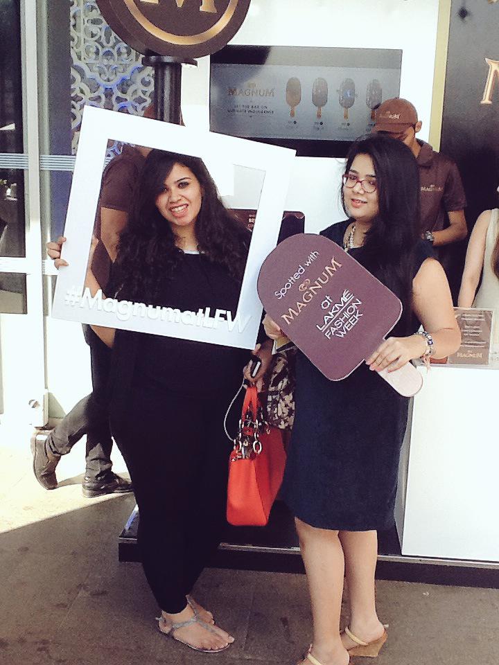 MagnumIND's tweet photo. Pretty ladies @star_rinal and @tanishapratap show their love for #Magnum! #MagnumAtLFW #LakmeFashionWeek http://t.co/AIFFqUicv1