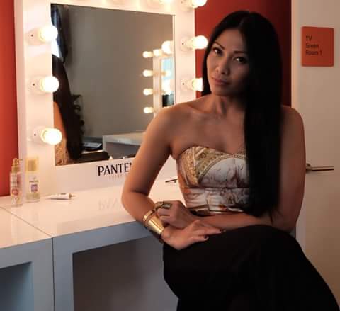 TanteeGirang_'s tweet photo. Tante anggun http://t.co/iIwLGaUymG
