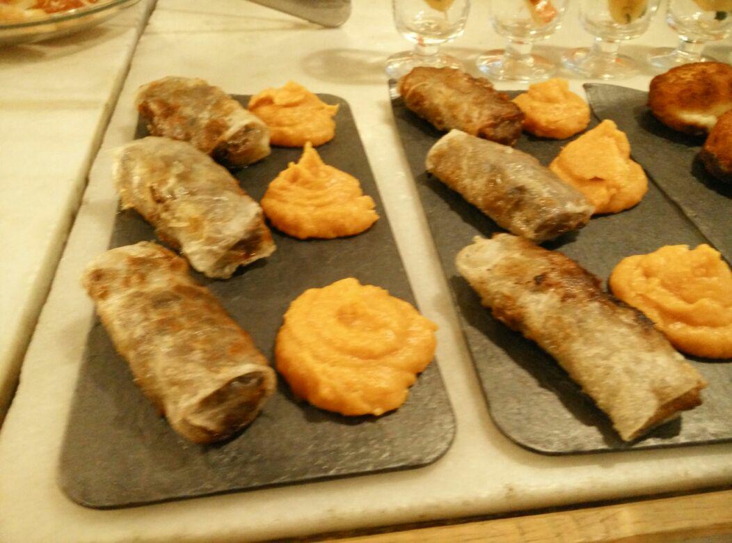 patsira's tweet photo. Rollitos de arroz rellenos de carrillera de ternera con puré de batata y canela #restaurantloverweek @atrapalo http://t.co/g5gVex51Kf