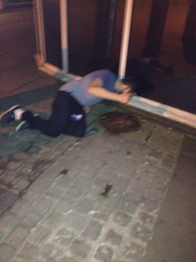AdamBarrett80's tweet photo. @PiddlehintonFC things didn't work out as planned. This is Ben white at 12:43. #shocker http://t.co/r6oiKlsBio
