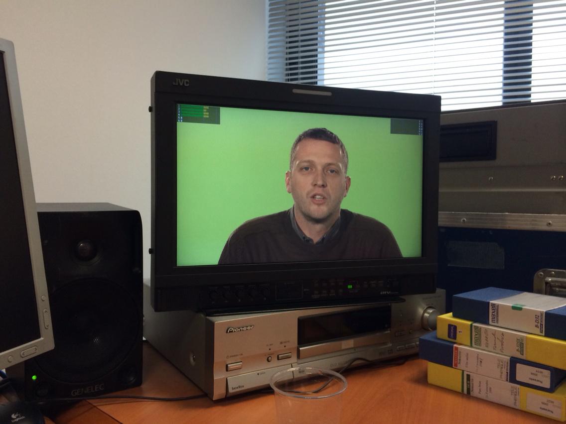 cgoumard's tweet photo. @jd59100 trouvailles dans les anciennes videos Norauto ! Enorme !! http://t.co/gZgSKghZDJ
