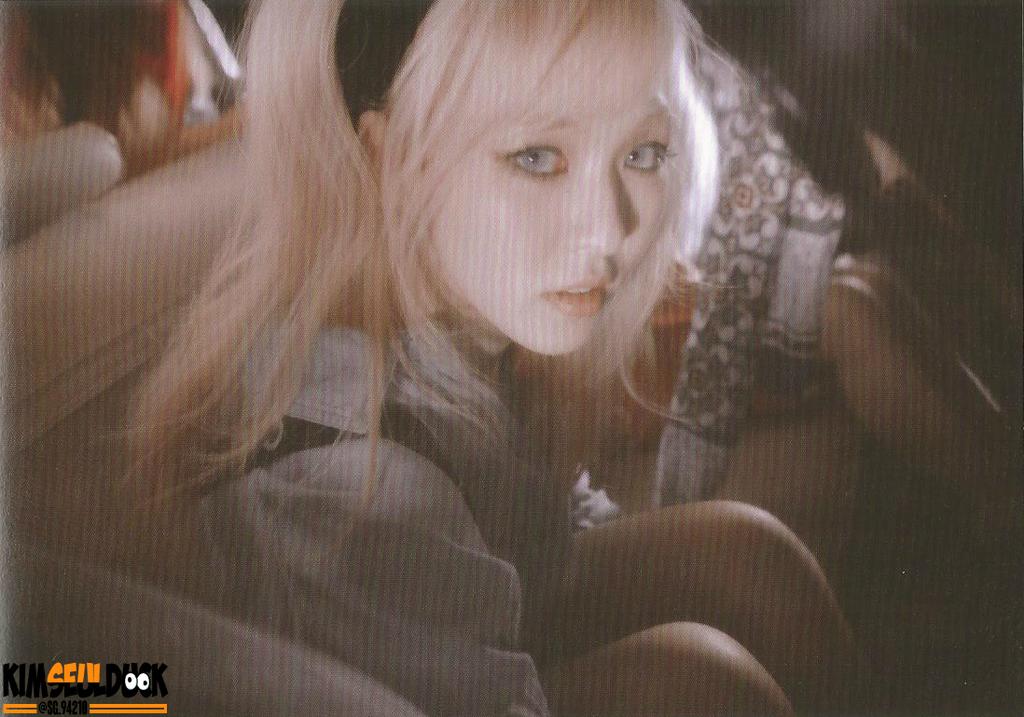 rvswendy__'s tweet photo. Wendy_Global: [SCANS] #Wendy - Automatic The 1st Mini Album (scan. kang seulgi duck) http://t.co/dTwqOrubLy