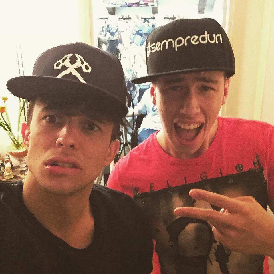 MaxFelicitas's tweet photo. Stiamo arrivando! Preparatevi che domenica spacchiamo tutto! #maxfelicitas #sempreduri #marcofiladelfia http://t.co/7UhQs358Kv