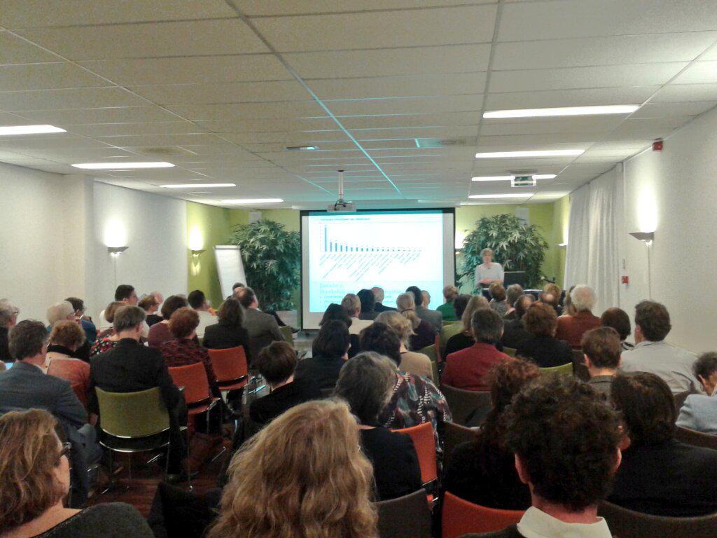 Hoge opkomst bij #bibliotheekopbrengst  in #dewittevosch in utrecht vandaag <a href="/Cubiss/">Jessica Valencia</a>