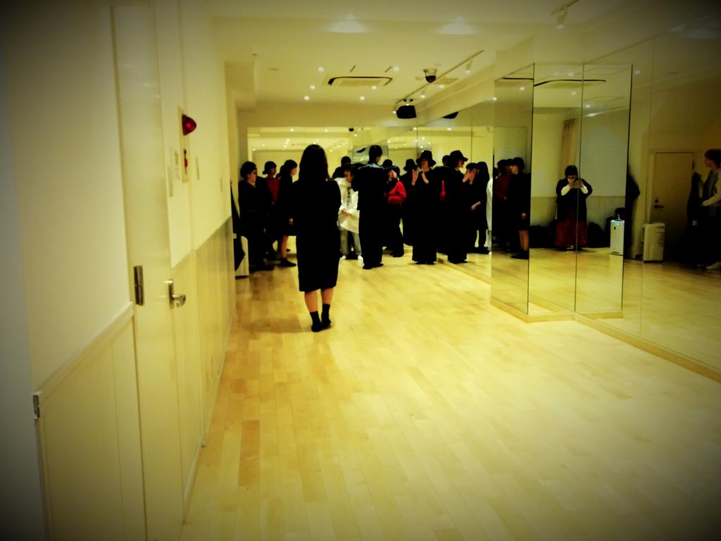 alsys_jp's tweet photo. ショーの練習お疲れ���でした！！

歩き方からじっくりと、、、
本番頑張るぞ！ http://t.co/Jn6l2krV9j