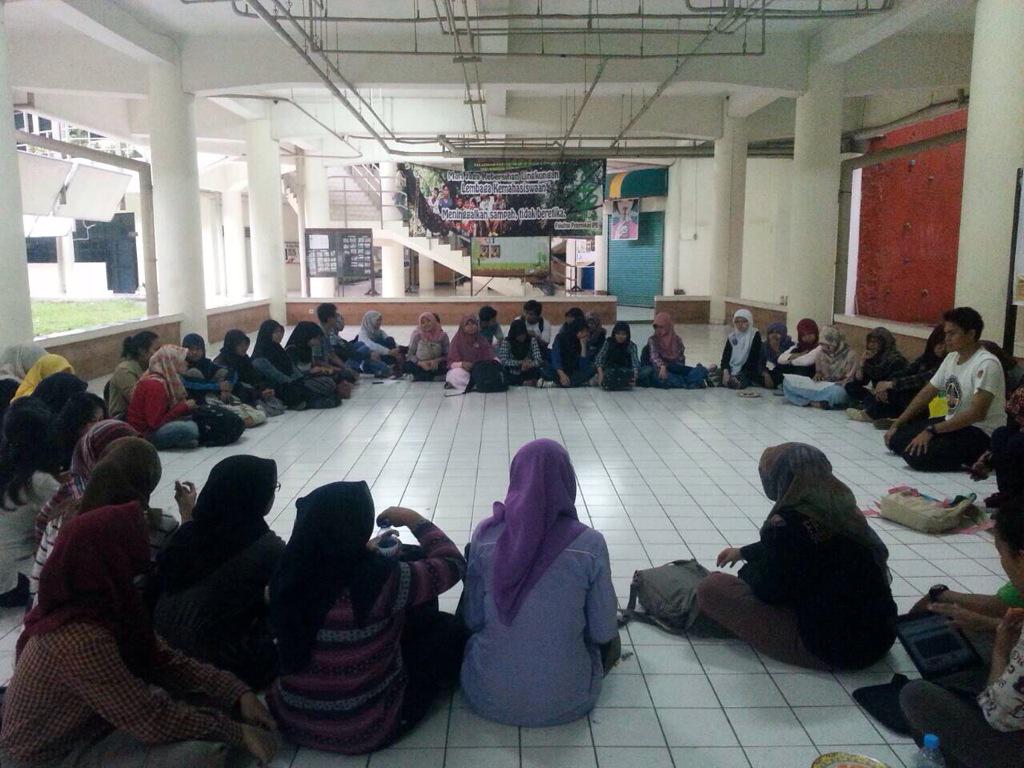 Rujak party super pedes di Gathering himasiter kedua sukses!! Awas pada sakit perut yaa! :p