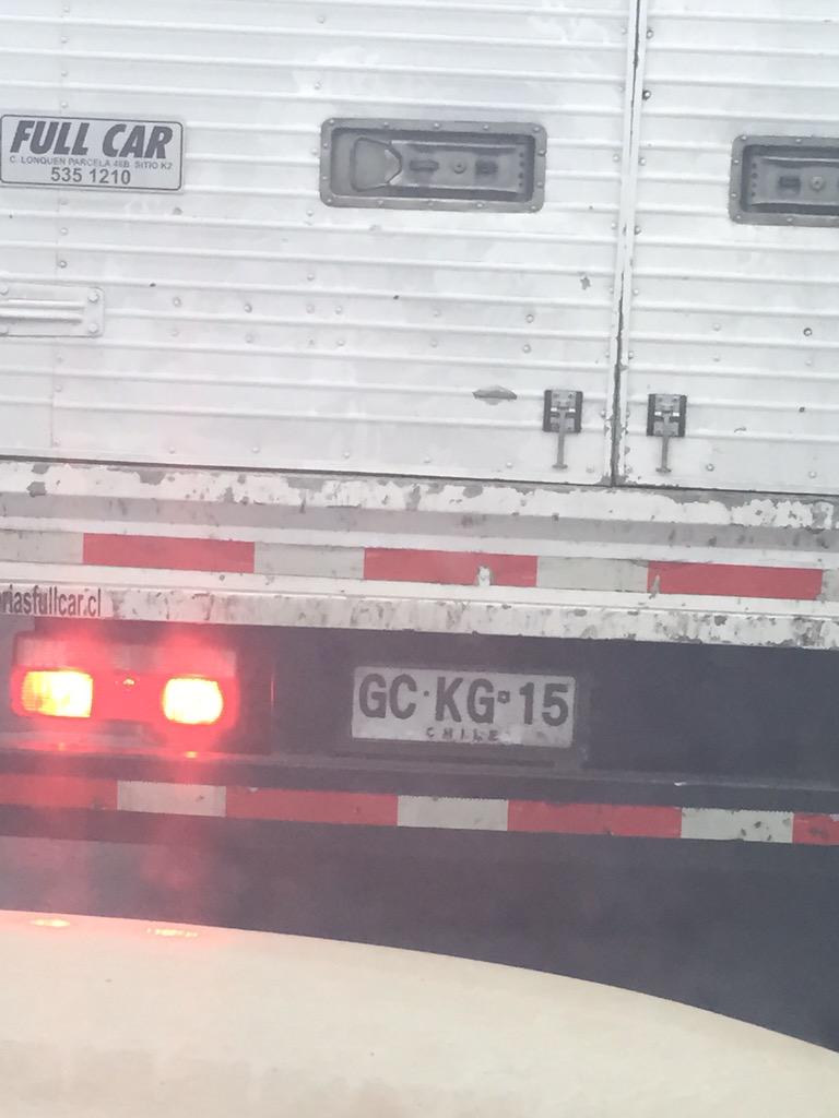 marcitatuitera's tweet photo. @Carabdechile que pasa con la prohibición de camiones por agua santa, viña? http://t.co/wacn17ZkWT