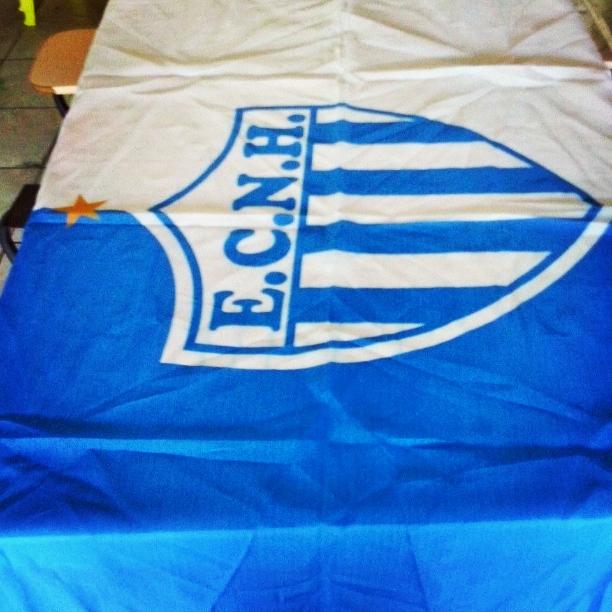 jauribelmont's tweet photo. Propagando vibrações ! Bandeira prontinha, ainda que esteja um pouco amassada! #DaleNoia http://t.co/tc3VKBpiaA