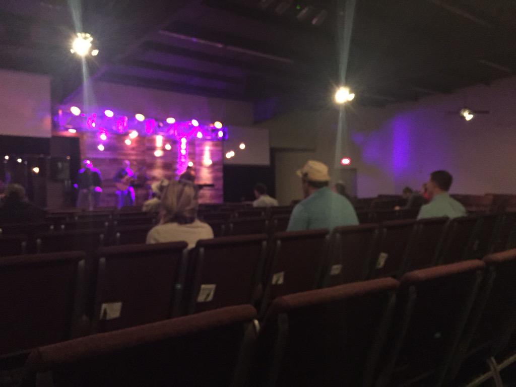matt_brooks_'s tweet photo. Hanging out with the LifePoint family praying and singing. #LP21daysofprayer http://t.co/2Kqb6PANFz