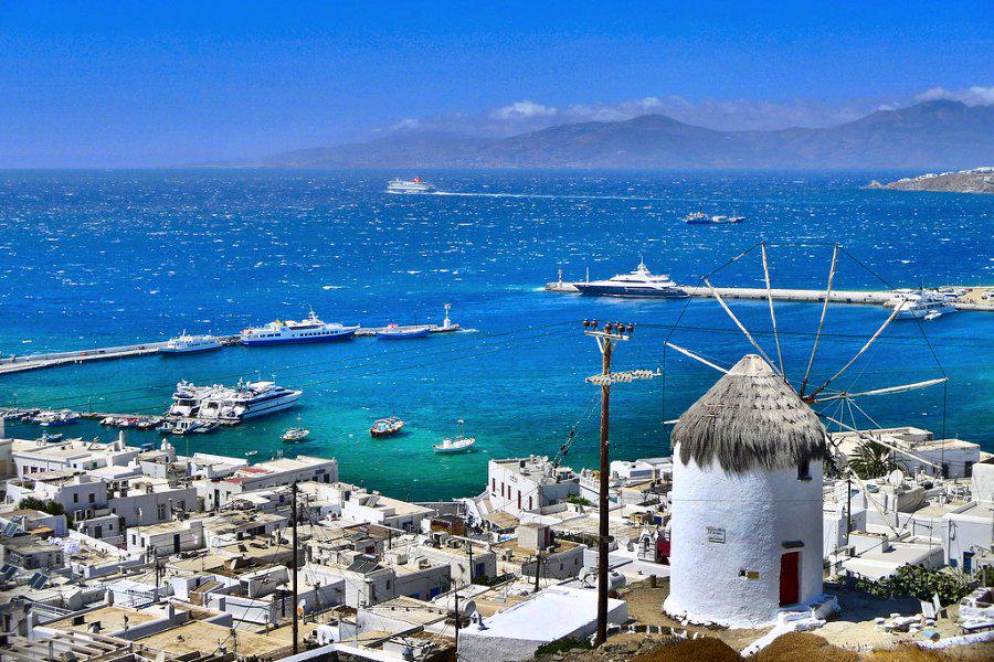 GreekIslandsCom's tweet photo. Stylish MYKONOS!!! http://t.co/5X9H8F2eU1
