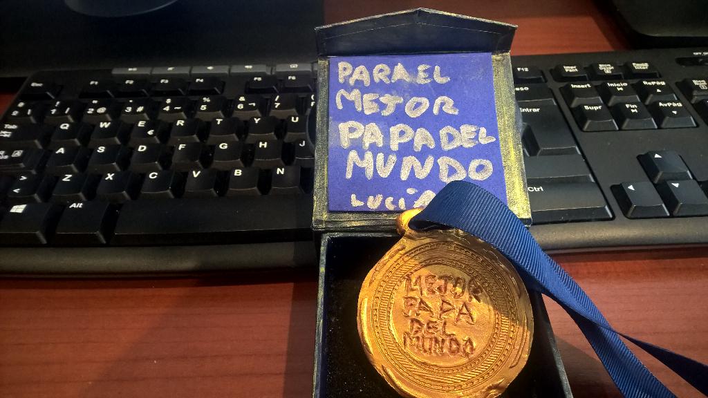 _unaizc_'s tweet photo. El mejor premio de mvp de siempre! #MVPAwardProgram #MVPs http://t.co/4JFWIkDMVz