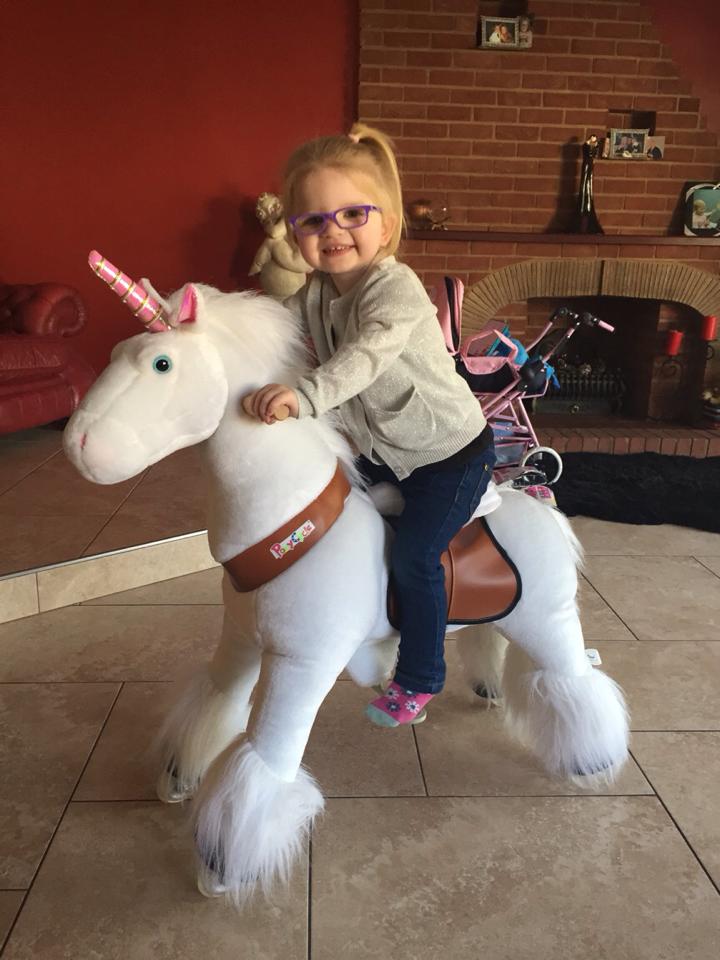 #happythursday ☀🌈 Check out this v cute pic thank you Carly!