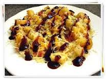 pubcachi's tweet photo. TAPA DEL DIA CACHIPUB:
PATATAS GUARRAS CON SALCHICHA
PERRITO 1€ 
TAPAS ESPECIALES 1,50€
HAMBURGUESAS, PIZZAS, BOCATAS http://t.co/8QXGzTSVyr
