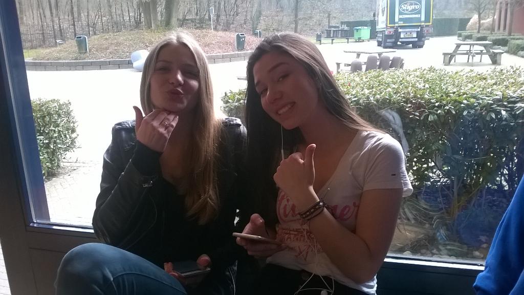 RyanAmplify's tweet photo. Met mijn girlz http://t.co/VW18EyJdWJ