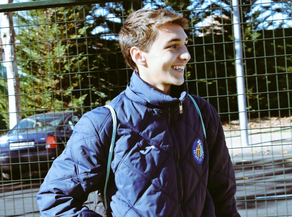 WerderSemenCF's tweet photo. Felicidades al todo campista del Werder Semen.
Felices 16 Pablito. #AupaSemen #OrgulloSemen http://t.co/gutcqTqEN5
