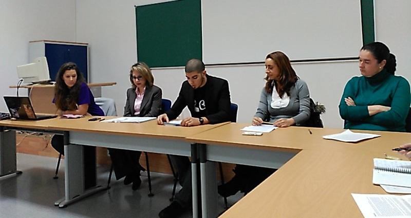 DelegacionFcom's tweet photo. Damos comienzo al #AgoraFCom! =) cc @marramirez @Gabifcom http://t.co/oVyuby5La0