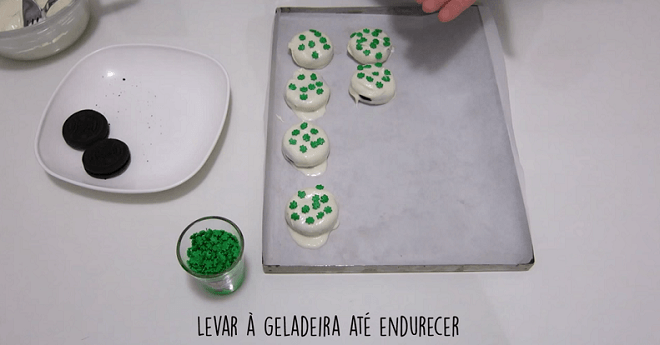 AFConfidential's tweet image. 'LEPrecon' Saint Patrick's Day sweets! #ArtemisFowl @EoinColfer @AndrewDonkin

artemis-fowl.com/2015/03/19/lep…