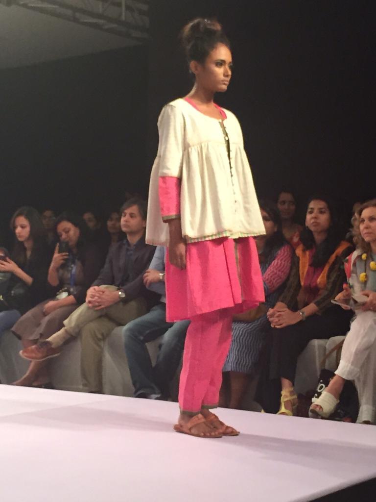 LakmeFashionWk's tweet image. Making accessories from textiles and styling up the traditional outfits. #NotLikeYou #lakmefashionweek