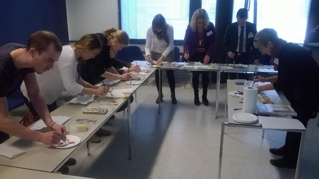 Encounters2015's tweet photo. #EncounterArt #workshop #encounters15 http://t.co/kZOWrKjYOk