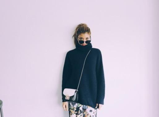 真似したい 人気モデル私服コーデ Twitterren ローラ トップス Sonds De Mode パンツ Clover Canyon バッグ Furla シューズ Alexander Wang 真似したいと思ったらrt Http T Co 7hfgbnj1wx