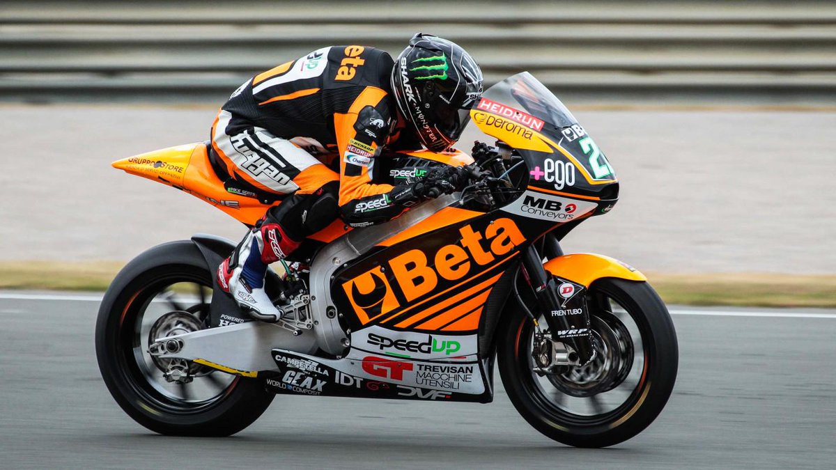 BritishMotoGP's tweet photo. #Moto2 @SamLowes11 scorched to the top in the only dry session of #JerezTest2 http://t.co/8I8S35502x http://t.co/5AkSMRCa7K