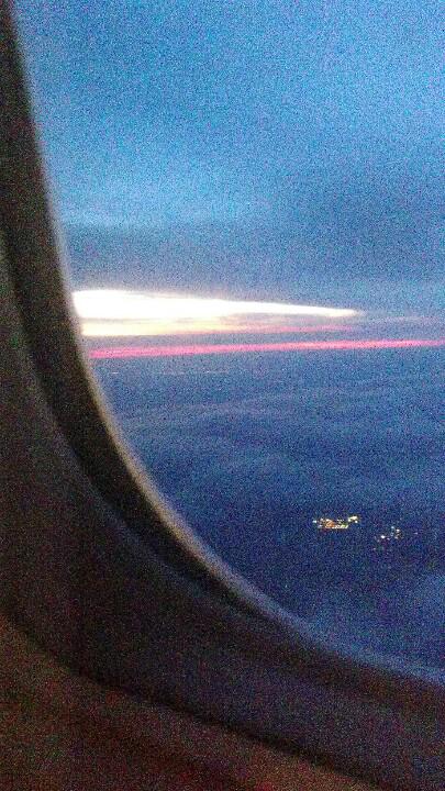 TaylorNorthPics's tweet photo. So this is what they call the red eye flight:) http://t.co/WDoJm37Rr6