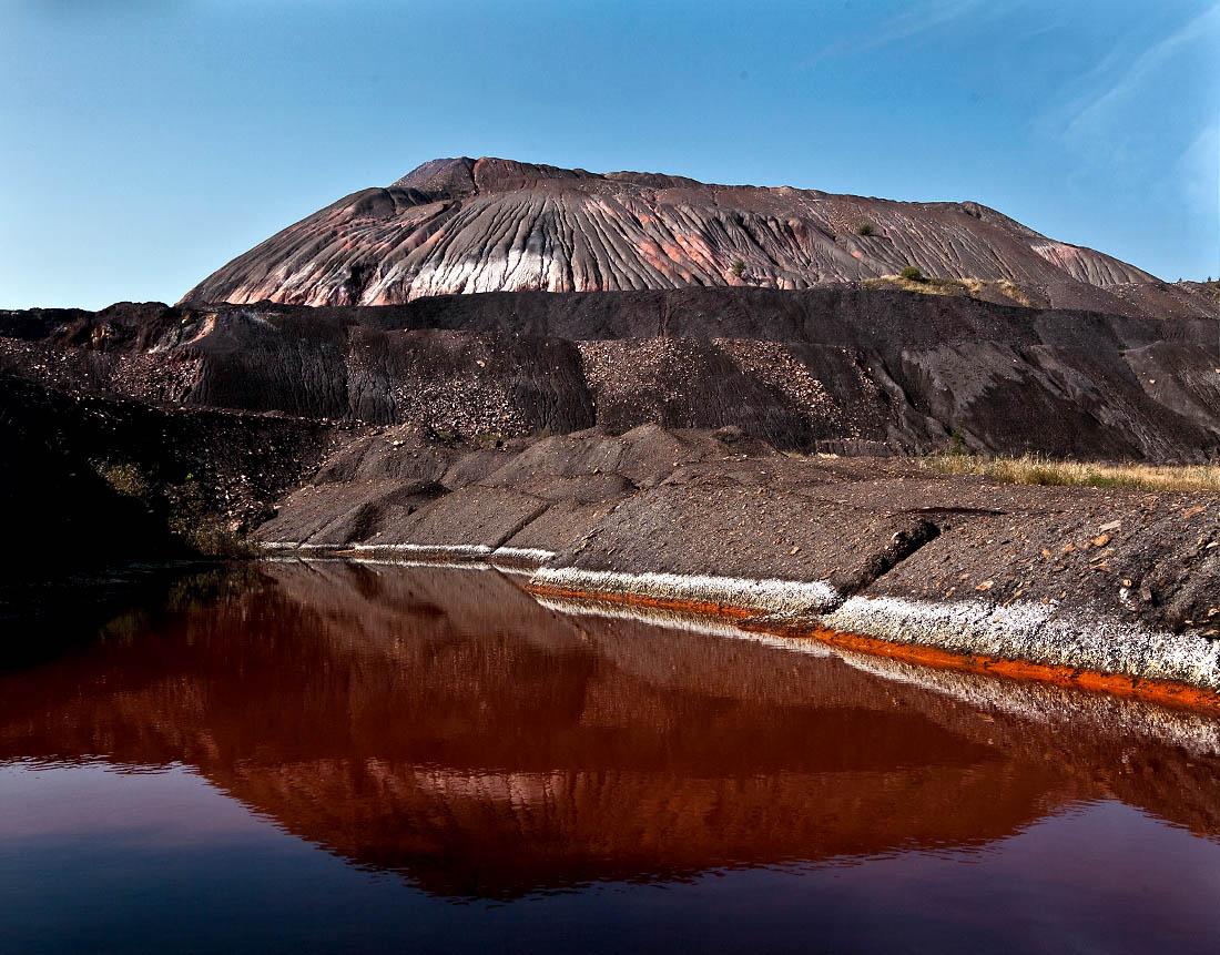 Террикон карьер. Терриконы донбасса шахты. Террикон шахты 4. Террикон карьер. Отвал шахты.