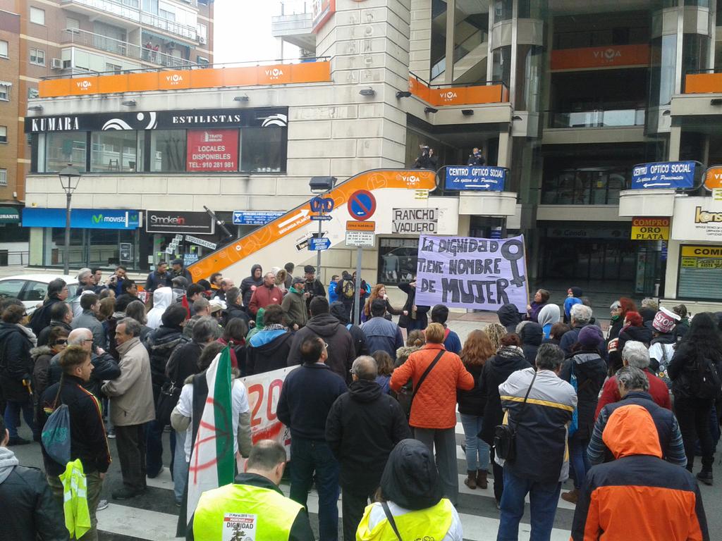parasiteando's tweet photo. #MostolesFeminista #MarchasDeLaDignidad #ColumnaExtremadura #21MVolvemosaMadrid http://t.co/q7X5Jk6tg7