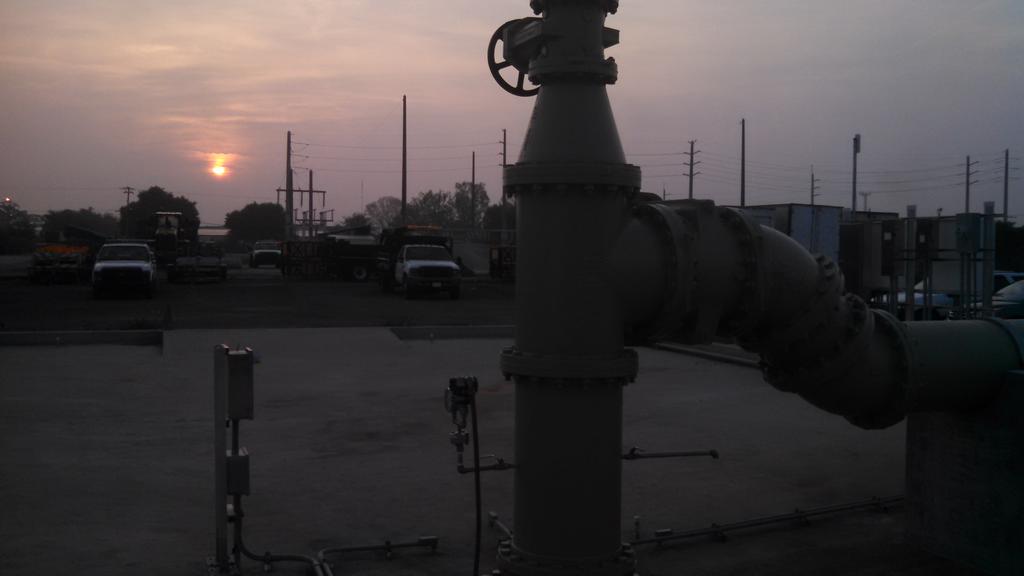 CityofSarasota's tweet image. #Sunrise over our new deep injection well system on the 12th St. Utilities campus.