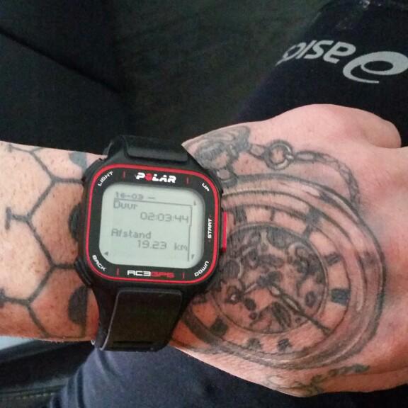 SergeeeW's tweet photo. Heerlijk rondje lopen crossen in en op het strand duinen en het bos met mn @loopmaatjes #asics #tattoo #carpediem http://t.co/MLFEWTCoIE