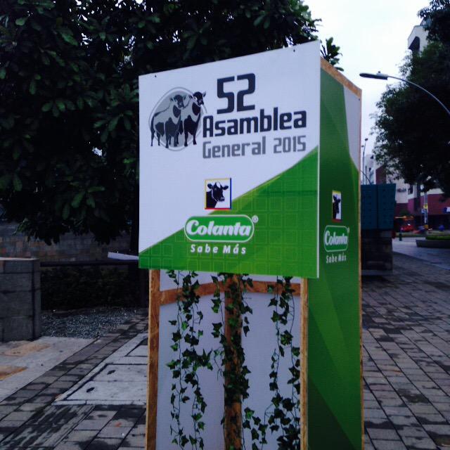 plazamayormed's tweet photo. Le damos la bienvenida a todos los asistentes a la 52 Asamblea General de @ColantaOficial ¡Felices de recibirlos! http://t.co/o4HAjwea6m
