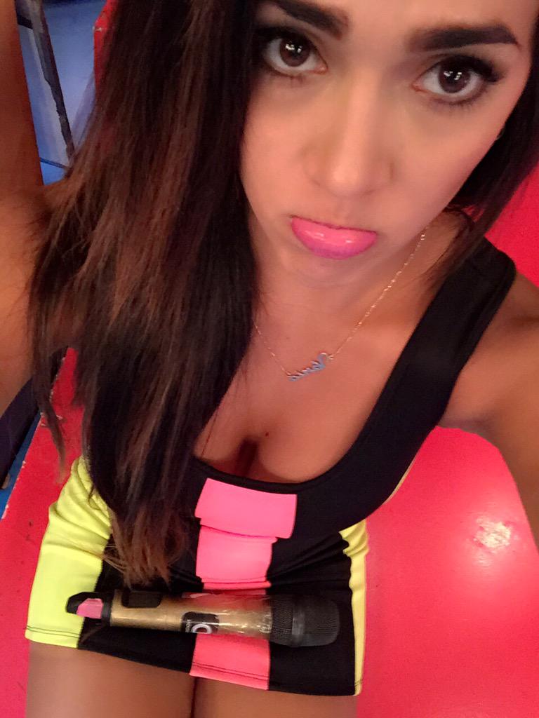 itsvaniabludau's tweet photo. Ale desertó 😞😟 http://t.co/Ym0bImnvlq