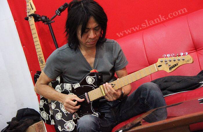 slankdotcom's tweet photo. Abdee Nggak Keluar Dari Slank! http://t.co/PU1I99zT3d http://t.co/KfM1qxmZMs