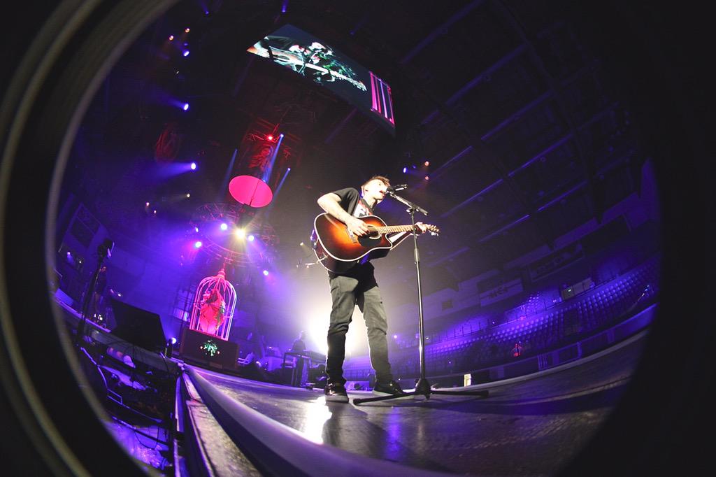 Fedez's tweet photo. È il gran giorno! #PopHoolistaTour http://t.co/QPyeOypvv4