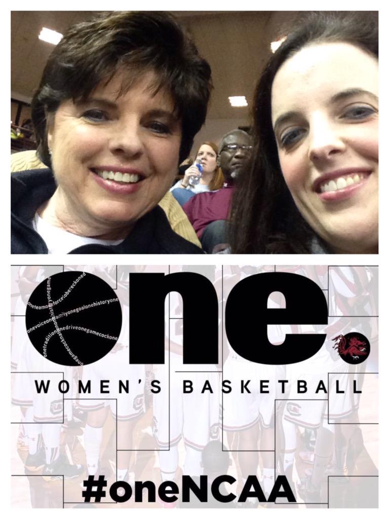 MetacarolineR's tweet photo. #oneNCAA #WISOneTeamContest go lady gamecocks! #ONETeam1Goal http://t.co/9uU9wwY8Ey