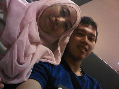 aprilannie4's tweet photo. Kalian berdua mirip.. Artinya jodoh.. Aamiin 😆😆RT @defhisanjaya07: :D http://t.co/TfdGeOE9Oz