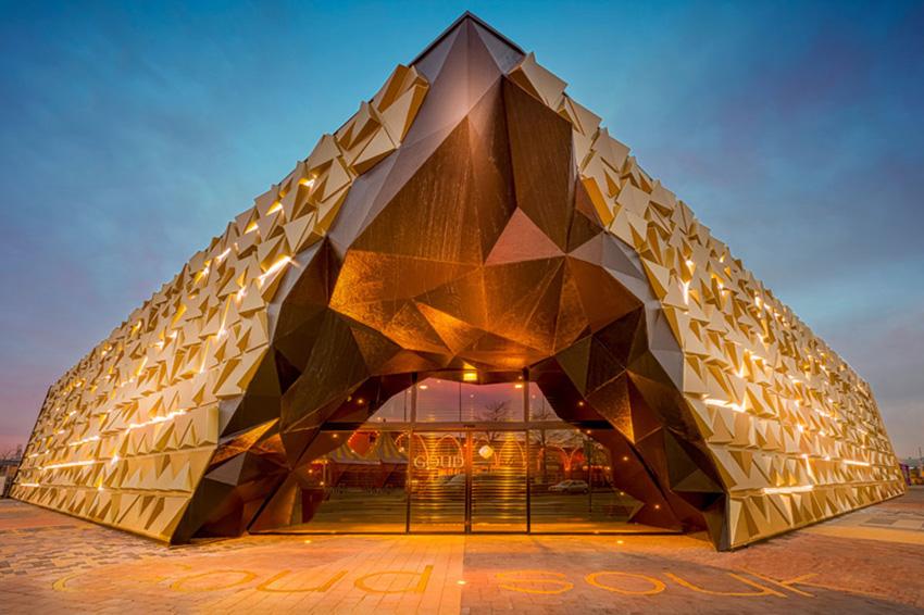 thecoolhunter's tweet photo. Gold Souk Building, Beverwijk Bazaar - The Netherlands http://t.co/bqi3bMZLLQ http://t.co/XFk9MJKp4E