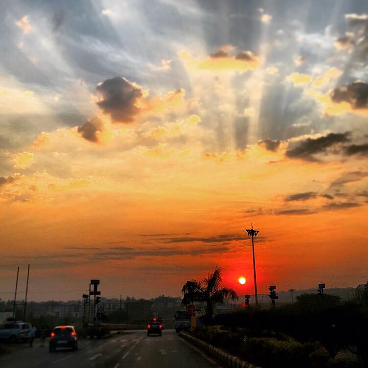 PrakritiKakar's tweet image. Yesterday #soundchecking in #goa! Performing in Goa is always a party!