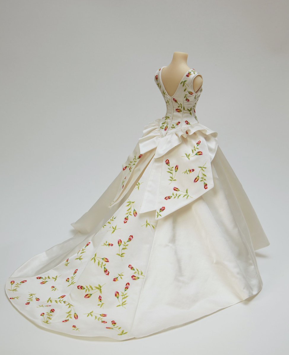 Little_Costumes's tweet photo. Have a look at our latest blog post featuring one of our exquisite #wedding dress replicas - http://t.co/ZMIDLxAOc1 http://t.co/O2Z4mNIPrF