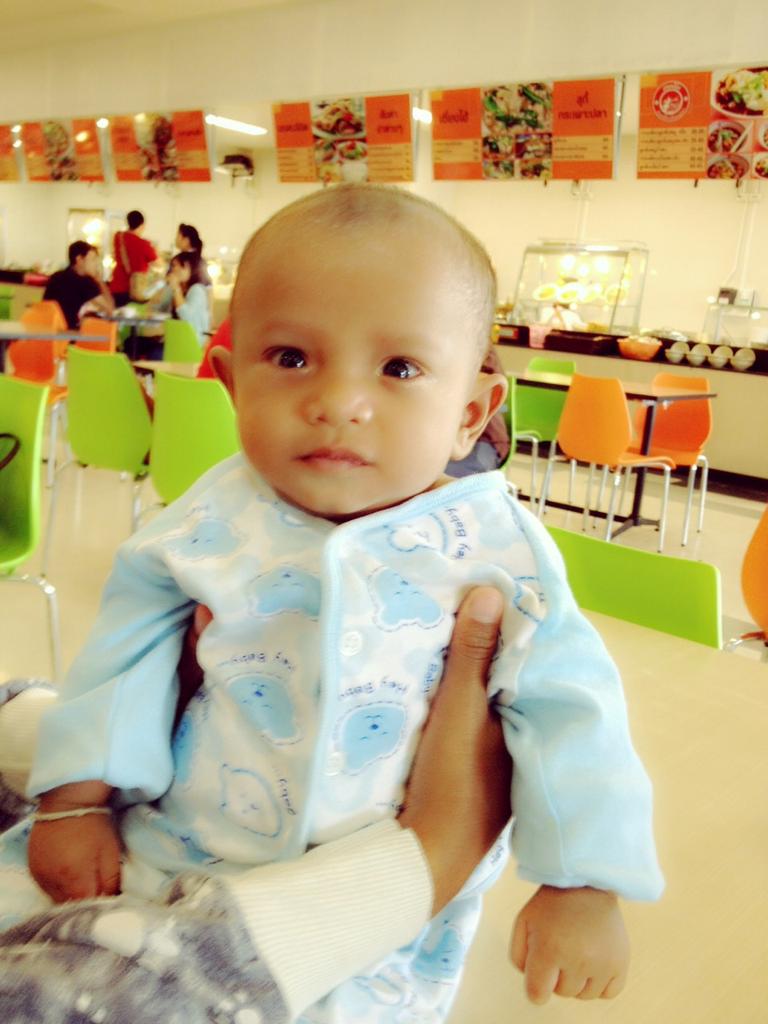 nung4004's tweet photo. l http://t.co/SOZKa2F7qR
