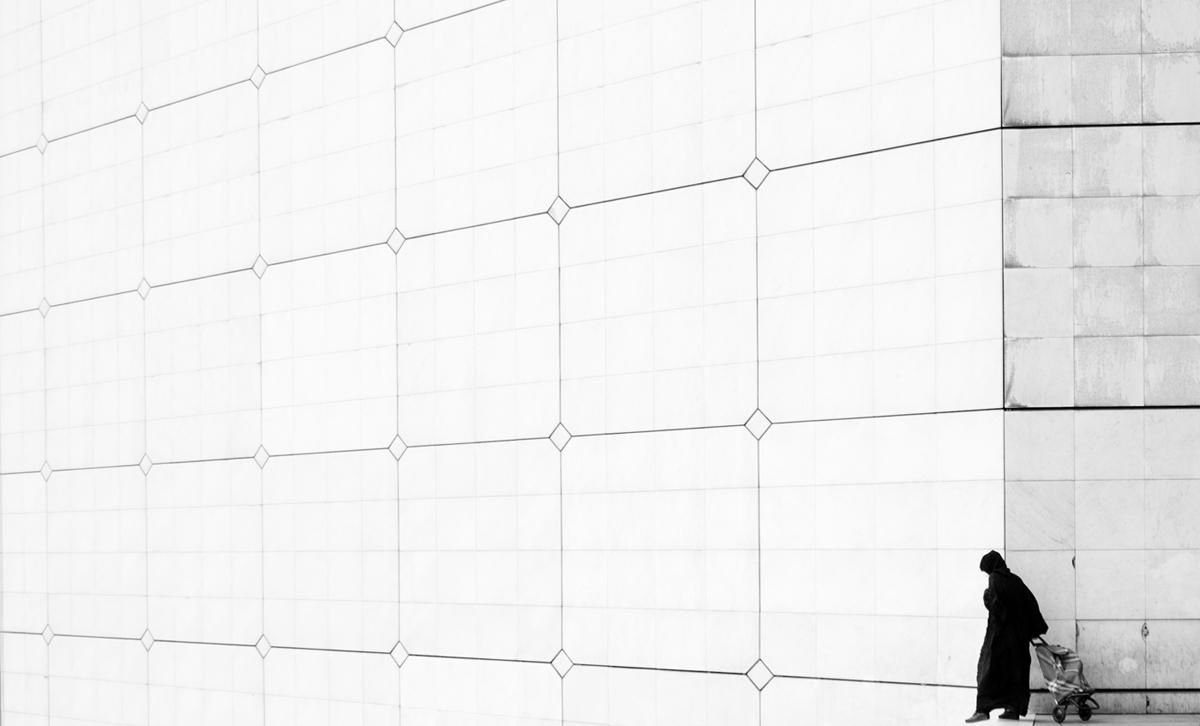 "Out of Gray" fot.Marcin Ryczek - marcinryczek.com 
 #photography #minimalism #blackandwhit #paris