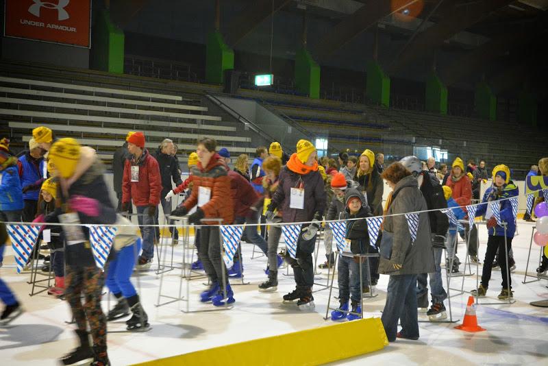 meerklank's tweet photo. Vrijwilligers van #St.AntonHuiskes bedankt voor de geweldig leuke begeleiding #heelMeerklank #schaatsen @vechtsebanen http://t.co/SSVrUTnx64
