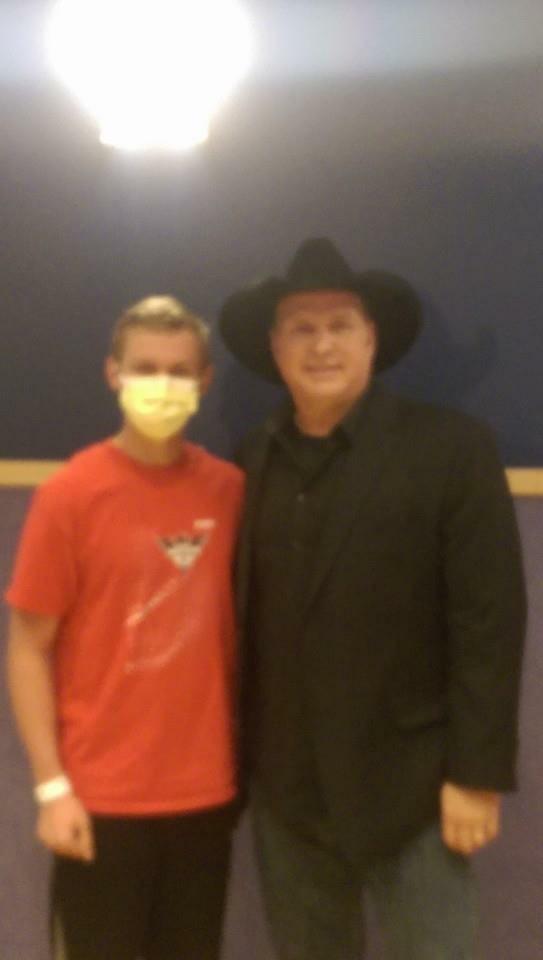 QU_Rugby's tweet photo. @garthbrooks you met @AustinHill508 in the hospital yesterday. Have you heard about the https://t.co/MQ6nZW6Ost http://t.co/rxWFDbEzGR